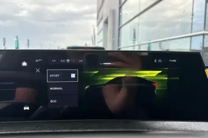 Photo 24 Peugeot 3008  Electrique 210 ch 73 kWh