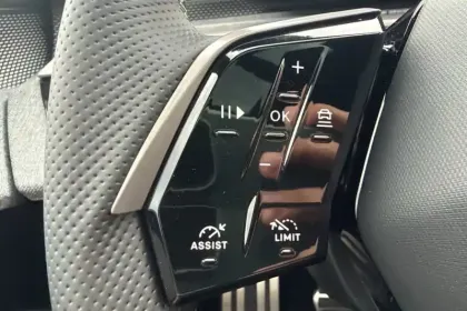Photo 12 Peugeot 3008  Electrique 210 ch 73 kWh