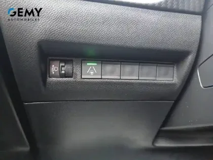 Photo 21 Peugeot 2008  Hybrid 145 e-DCS6