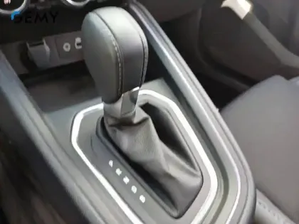 Photo 11 Renault Clio  E-Tech full hybrid 145