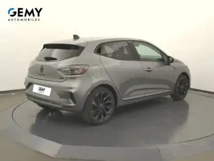 Photo 32 Renault Clio  E-Tech full hybrid 145