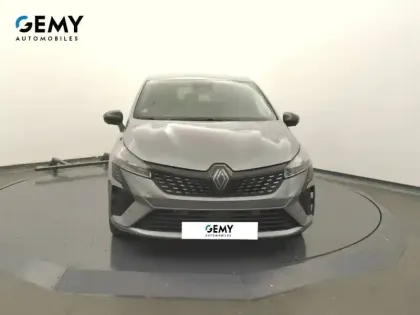 Photo 16 Renault Clio  E-Tech full hybrid 145