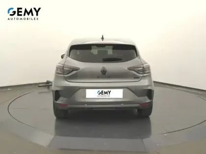 Photo 19 Renault Clio  E-Tech full hybrid 145