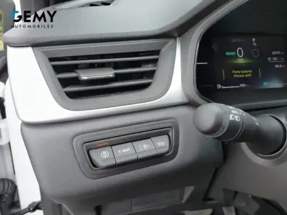 Photo 13 Renault Captur  E-Tech full hybrid 145 ch