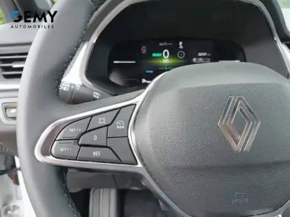 Photo 15 Renault Captur  E-Tech full hybrid 145 ch
