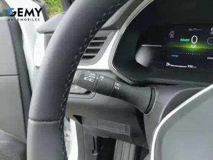 Photo 17 Renault Captur  E-Tech full hybrid 145 ch