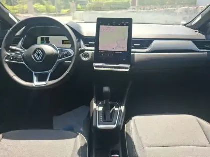 Photo 9 Renault Captur  E-Tech full hybrid 145 ch
