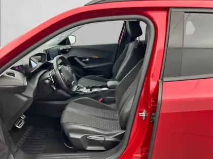 Photo 10 Peugeot 2008  PureTech 130 S&S EAT8