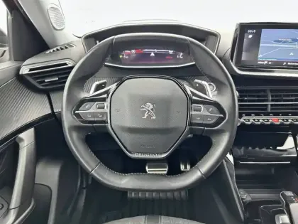 Photo 8 Peugeot 2008  PureTech 130 S&S EAT8