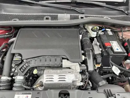 Photo 27 Peugeot 2008  PureTech 130 S&S EAT8