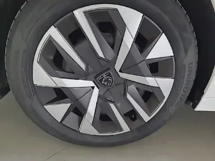 Photo 12 Peugeot 208  PureTech 75 S&S BVM5