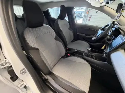 Photo 50 Renault Clio  Blue dCi 100
