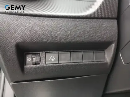 Photo 21 Peugeot 2008  Hybrid 145 e-DCS6