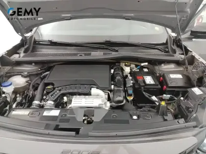 Photo 17 Peugeot 2008  PureTech 100 S&S BVM6