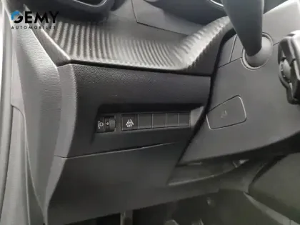 Photo 52 Peugeot 208  PureTech 100 S&S BVM6