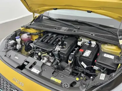 Photo 34 Peugeot 208  PureTech 75 S&S BVM5