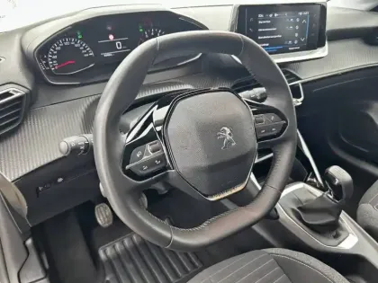 Photo 28 Peugeot 208  PureTech 75 S&S BVM5