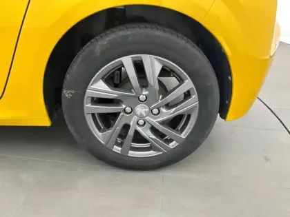 Photo 32 Peugeot 208  PureTech 75 S&S BVM5