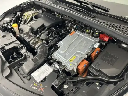 Photo 35 Renault Captur  E-Tech 145