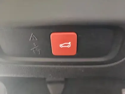 Photo 31 Peugeot 408  PHEV 225 e-EAT8