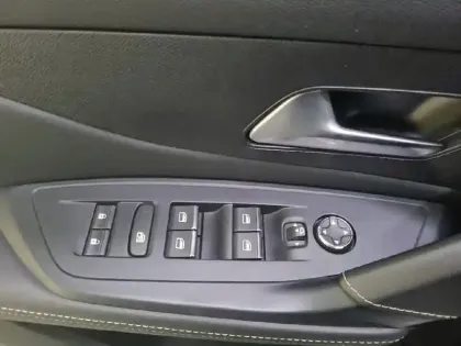 Photo 29 Peugeot 408  PHEV 225 e-EAT8