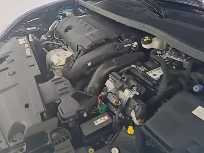 Photo 14 Peugeot 408  PHEV 225 e-EAT8