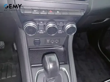 Photo 34 Renault Captur  mild hybrid 160 EDC