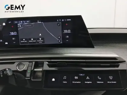 Photo 13 Peugeot 5008  Hybrid 145 ch e-DCS6