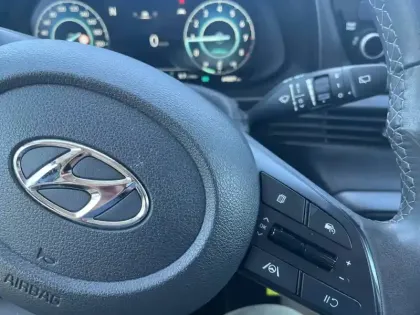Photo 25 Hyundai Bayon  1.0 T-GDi 100 Hybrid 48V