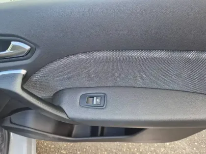 Photo 21 Renault Captur  TCe 90 ch