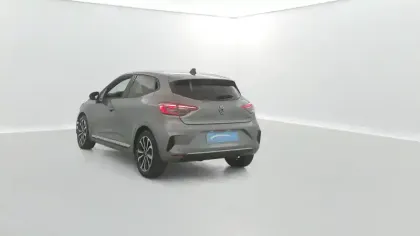 Photo 19 Renault Clio  E-Tech full hybrid 145 ch GSR2