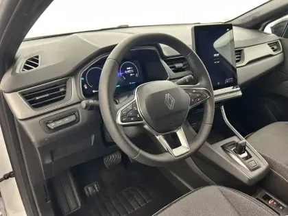 Photo 23 Renault Captur  E-Tech full hybrid 160 ch
