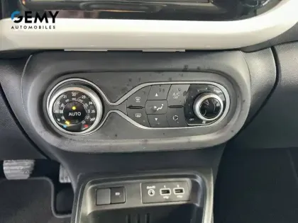 Photo 26 Renault Twingo  III E-Tech