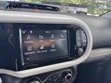 Photo 24 Renault Twingo  III E-Tech
