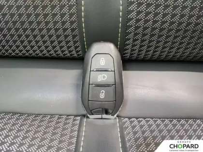 Photo 20 Peugeot 208  PureTech 100 S&S BVM6