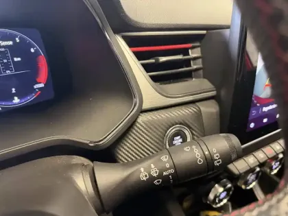 Photo 43 Renault Captur  mild hybrid 140