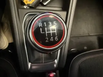 Photo 37 Renault Captur  mild hybrid 140