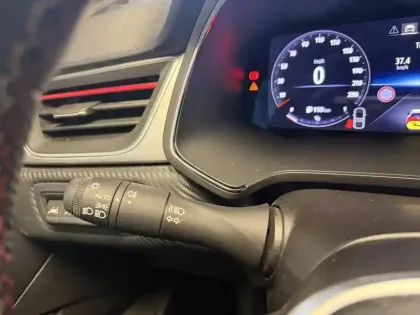 Photo 42 Renault Captur  mild hybrid 140