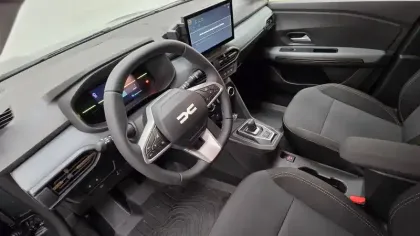 Photo 41 Dacia Jogger  Hybrid 155 7 pl