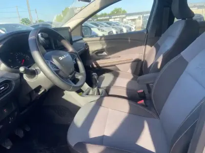Photo 9 Dacia Jogger 1.0 TCe 110ch Extreme 7 places -24