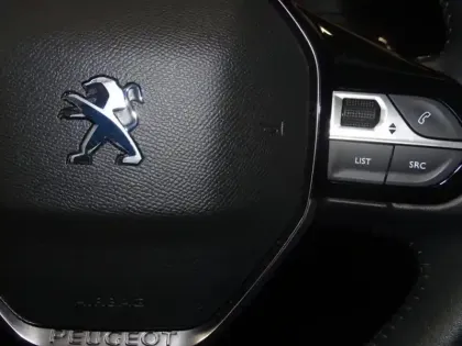 Photo 14 Peugeot 208  e- 136ch Style