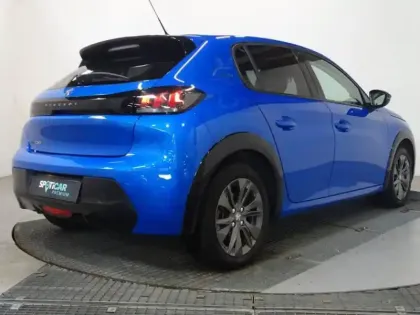 Photo 7 Peugeot 208  e- 136ch Style