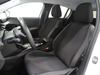 Photo 6 Peugeot 208  e- 136ch Style