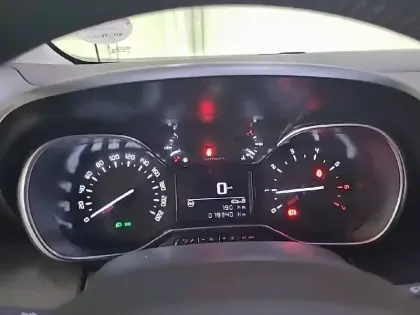 Photo 9 Citroën C3 Aircross  PureTech 110 S&S BVM6