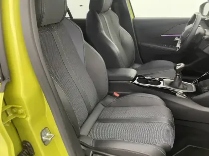 Photo 64 Peugeot 208  PureTech 100 S&S BVM6