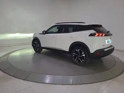 Photo 6 Peugeot 2008  BlueHDi 130 S&S EAT8