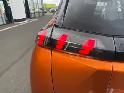 Photo 9 Peugeot 2008  Electrique 136 ch