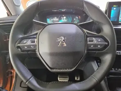 Photo 29 Peugeot 2008  Electrique 136 ch