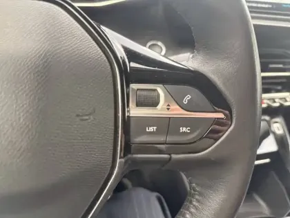Photo 11 Peugeot 2008  Electrique 136 ch