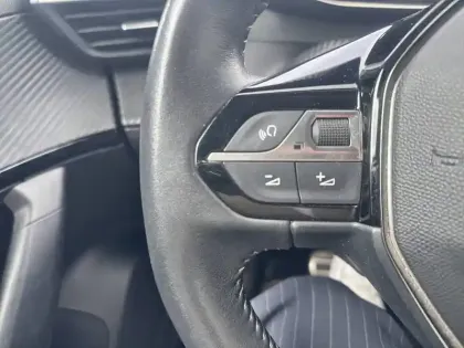 Photo 14 Peugeot 2008  Electrique 136 ch
